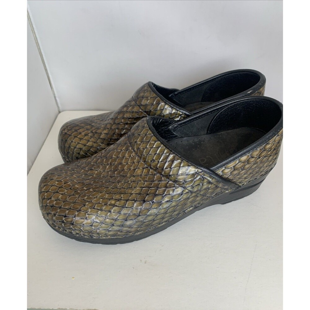 Sanita The Original Danish Clogs green Shimmery Print  Size 38 Nearly new - Picture 2 of 4